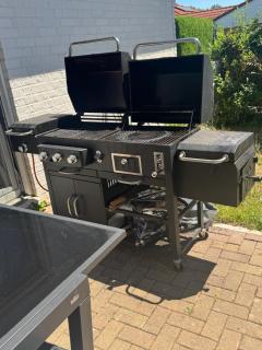 Es ist eine sehr schönes Haus mit 3 Zimmer Und Garten,Carports für 2 Autos - 4