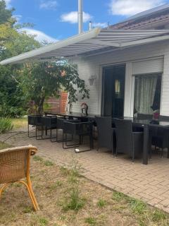 Es ist eine sehr schönes Haus mit 3 Zimmer Und Garten,Carports für 2 Autos - 8