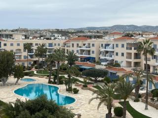 Modern 2BR at Kings Palace, Steps from the Beach - 0