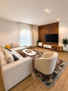 Luxury Spacious Apartment I 2BR in Hyde Park - 0