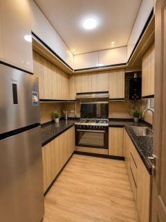 Luxury Spacious Apartment I 2BR in Hyde Park - 1