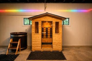 ATV Trail Cabin Sauna Cold Plunge Arcade - 8