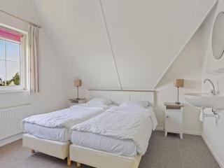Luxury Beach Villa in Makkum with Sauna - 6