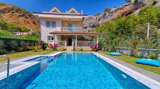 Göcek te Müstakil Havuzlu Konforlu, Bahçeli Özel Müstakil Villa - 7