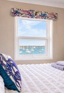 Spectacular Waterfront Views With Parking At 'Mariners Mirror' - 2