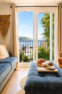 Stunning High Street Townhouse With Sea Views & Parking at 'Tide View Townhouse' - 5