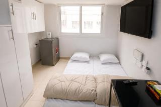 Urban Comfort Stay in Deira - 1
