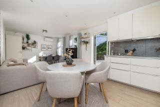 Luxury & Central Your Stylish Stay in Arendal! - 7