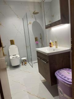 A&A 2 Bedroom Apartment - 3