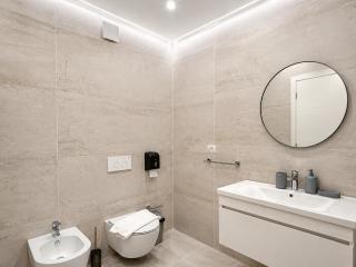 Matisse No33 - Luxury Apartment with Parking - 2