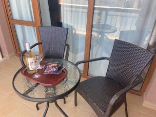 2 bedroom apartment Sveti Vlas with 2 balconies and sea views - 1