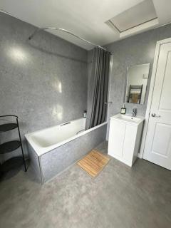 Historic Grade 2 listed Cottage with Parking - 6