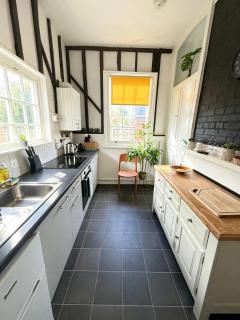 Historic Grade 2 listed Cottage with Parking - 7
