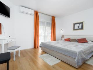 Apartments by the sea Porec - 27669 - 2