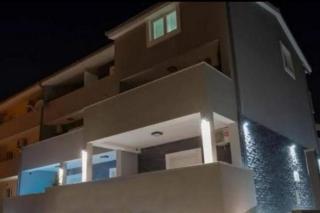 Holiday home with hot tub Kastel Stari, Kastela - 27823 - 9