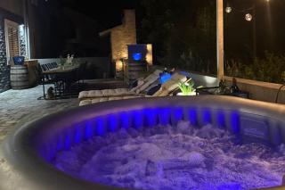 Holiday home with hot tub Kastel Stari, Kastela - 27823 - 4