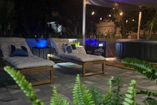 Holiday home with hot tub Kastel Stari, Kastela - 27823 - 1