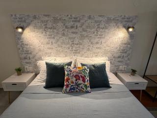 11 Diamond Drive, Luxury Bright & Quiet City Center Loft, Easy Access - 8