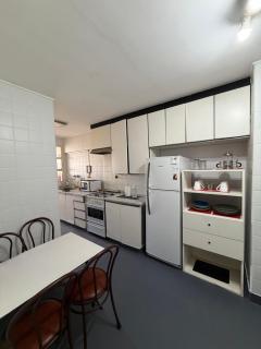 Comodo apartamento en torre de Recoleta - 1