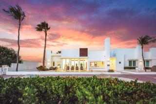 Oceanfront 4BR Lux Villa • Pool • Full Ocean View - Palm-Eagle Beach - 2