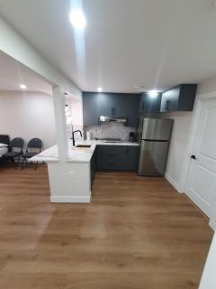 1 Bedroom Suite , Living Area , Dining, kitchen, bathroom - 7