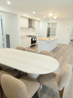 New Premium luxury 4 king beds 3 bath - 9