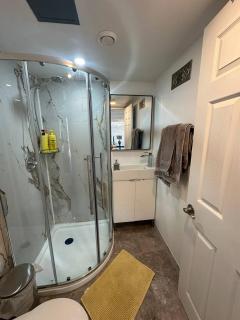 Nimo Homestay , Compact Studio Apartment Guelph - 9