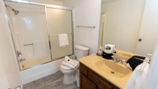 Beachfront 2BR, 5th Floor Views, Wakable SPI apts - 1
