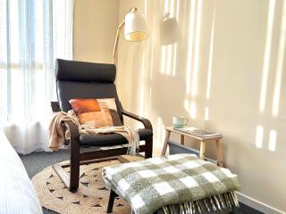 Beach&Winery Retreat with Premium King, 2Queen, 5BR 2Bath, Netflix, sleeps 12, Max 13,sofa bed upon request with extra fee - 6