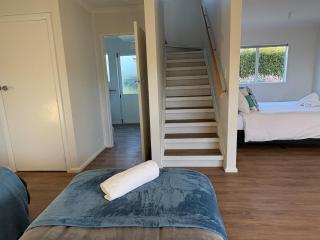 Spacious Waimārama Beach House with Large Deck - 4