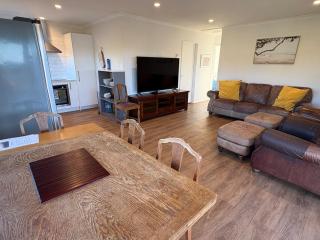 Spacious Waimārama Beach House with Large Deck - 2