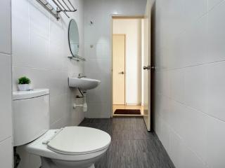 Sunset View 3BR Condo with Swimming Pool Free WiFi & Netflix near Lake Garden - Taiping - 5