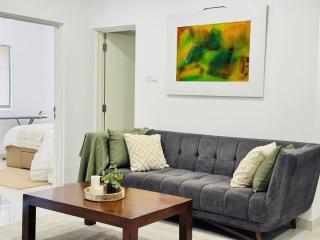 Urban Retreat, 2Bedroom Apartment in Inner Colombo - 9