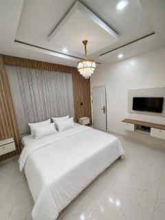 Hog Inn Hotel - 2