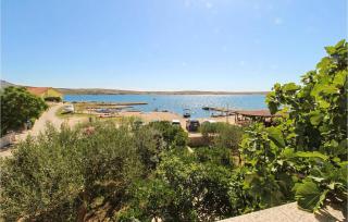 1 Bedroom Beautiful Apartment In Kustici - 1