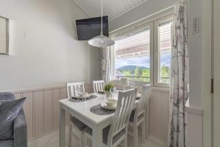 Moonlight 402 - Private Sauna & Free Parking - 0