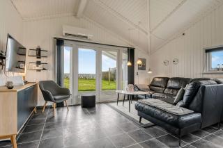 Beautifully Renovated Wooden Holiday Homesj404 - 7