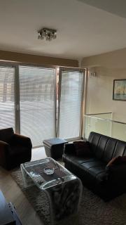 MTV Cribs Cozy Duplex & Free Parking - 8