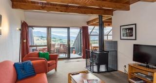Epic views, hot tub, log fire - 4