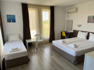 Family Hotel Dreams - 3