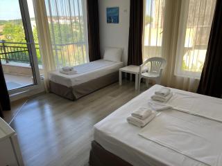 Family Hotel Dreams - 4