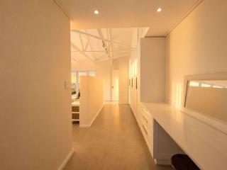 'The Bolussi Beachhouse', sleeps 12 in 6 en-suite bedrooms with Indoor Pool - 2