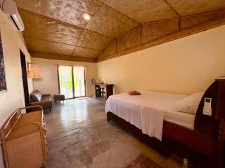 AYU Beachfront Studio - 8