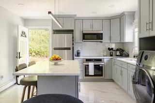 Modern 1BR Near Woodbury Commons - 6