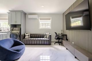 Modern 1BR Near Woodbury Commons - 7