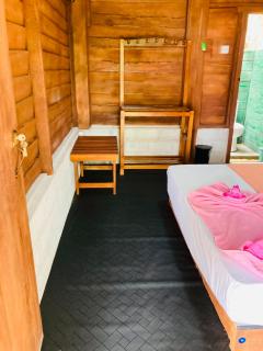 Rooms at Maduka Restaurant - 6
