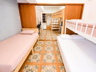 Heart of Shinjuku Near Kabukicho Sleeps 5 - 8