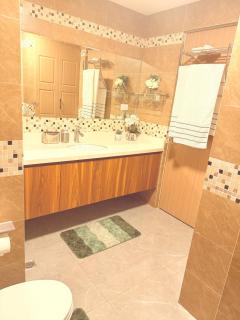 Luxe Royal 1BR at the Vineyards w Pool & WiFi - 2