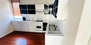 Pascoe Peak Cottage -Stay Near Shops and transport - 4