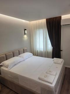 JP Studio Apartments - 8
